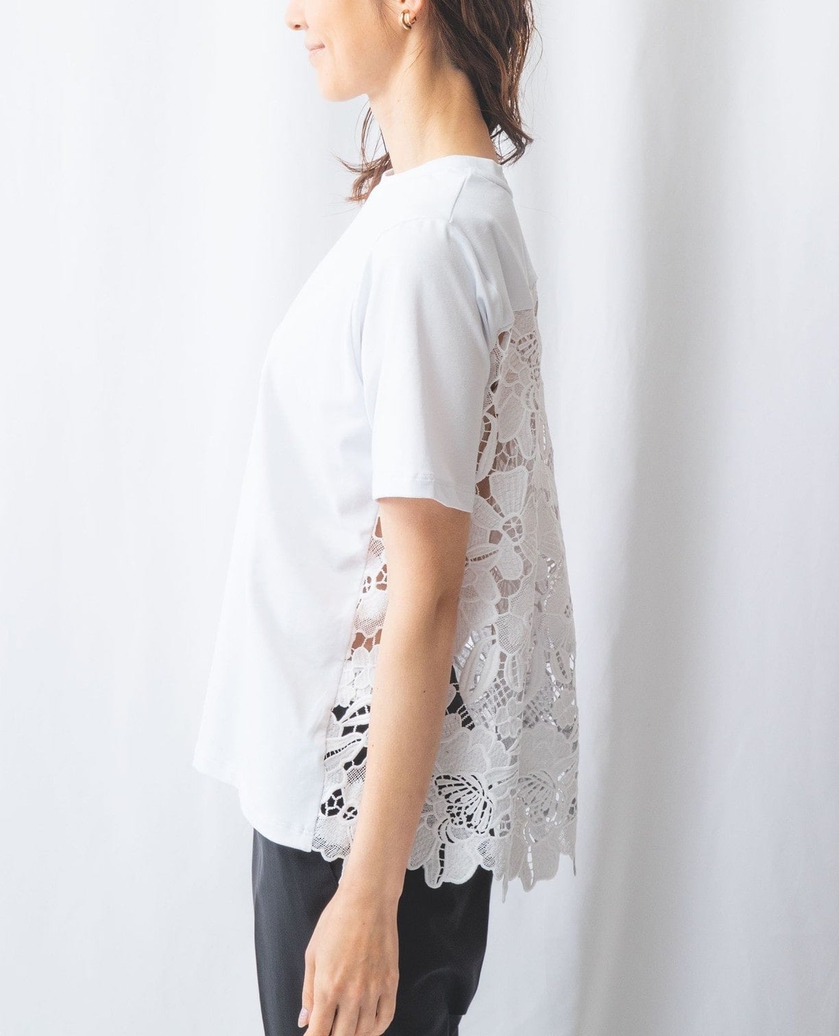 バックレースTシャツ