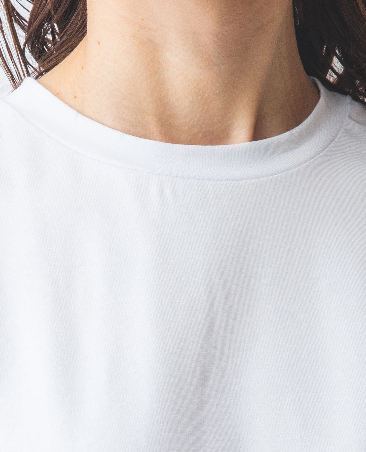 バックレースTシャツ